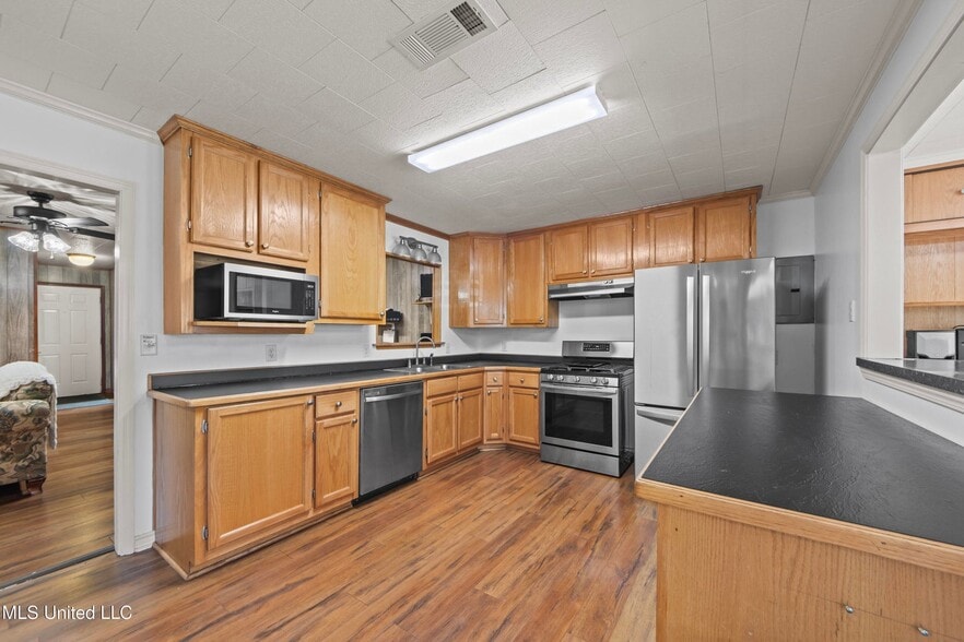 More Photos Of 2713 & 2717 15th Ave, Gulfport Light Distribution For Sale