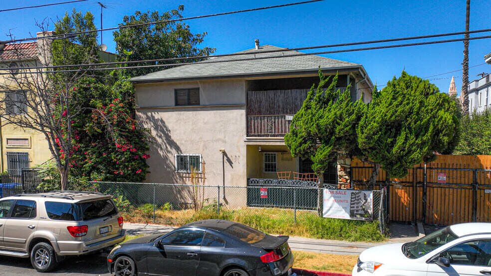 More Photos Of 2811 San Marino St, Los Angeles Land For Sale