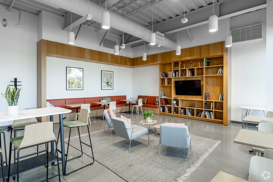 More Photos Of 530 Technology Dr, Irvine Coworking Space