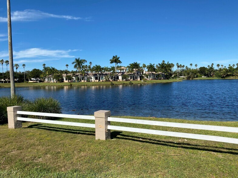 More Photos Of 2525 Embassy Dr S, Cooper City Office For Lease