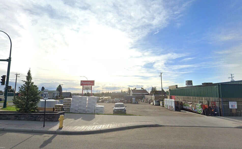 More Photos Of 5127 50 St, Rocky Mountain House Storefront For Sale