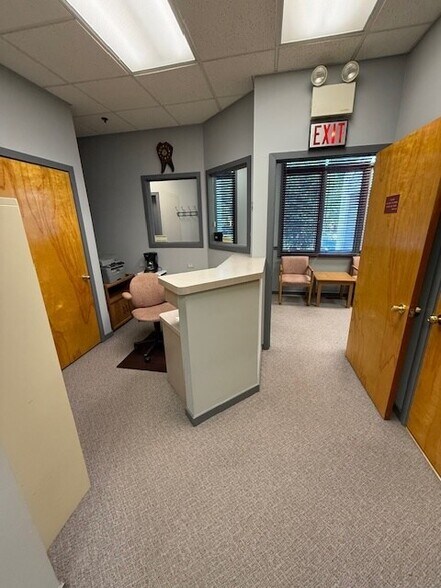 More Photos Of 105 Corporate Dr E, Langhorne Office For Sale