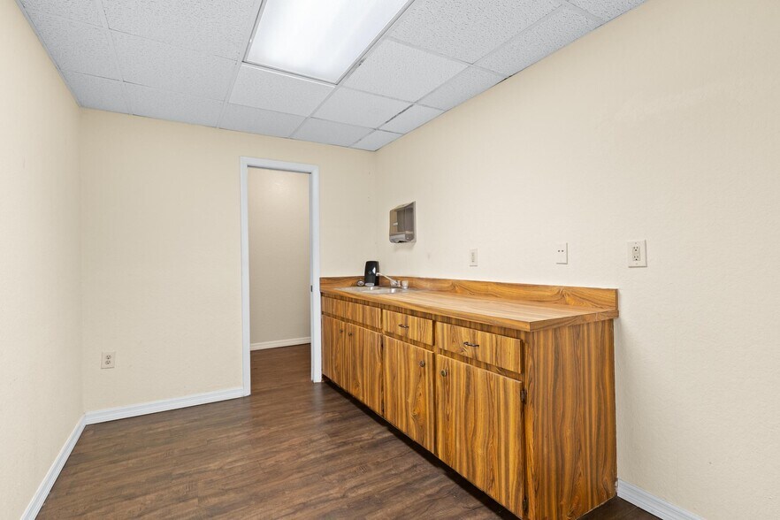 More Photos Of 1200 S Pinellas Ave, Tarpon Springs Medical For Lease