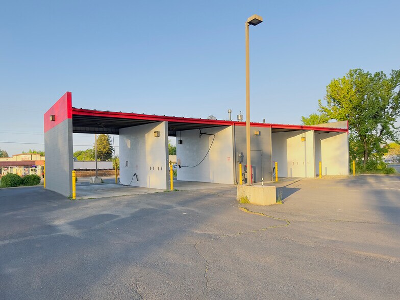 More Photos Of 1027 Linden Ave, Lewiston Carwash For Sale