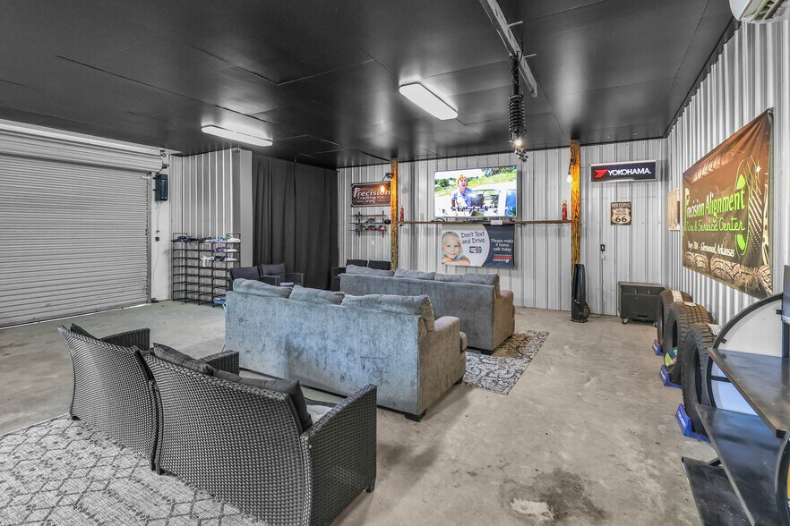 More Photos Of 101 Caney Pl, Glenwood Auto Repair For Sale