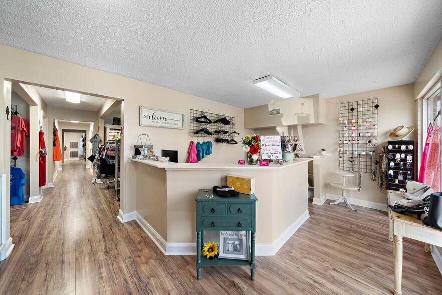 More Photos Of 13201 Highway 6, Santa Fe Office For Sale