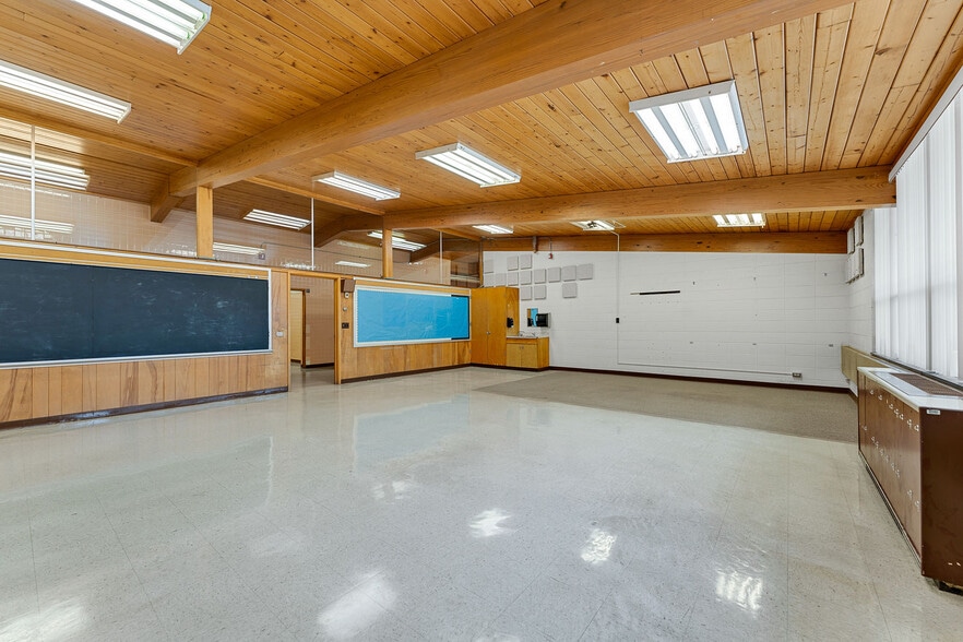 More Photos Of S5864 State Highway 23, Loganville Light Distribution For Sale