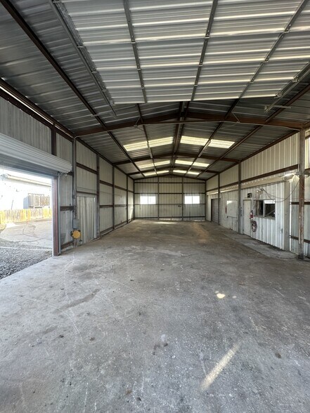 More Photos Of 7581 Bandera Rd, San Antonio Self Storage For Lease