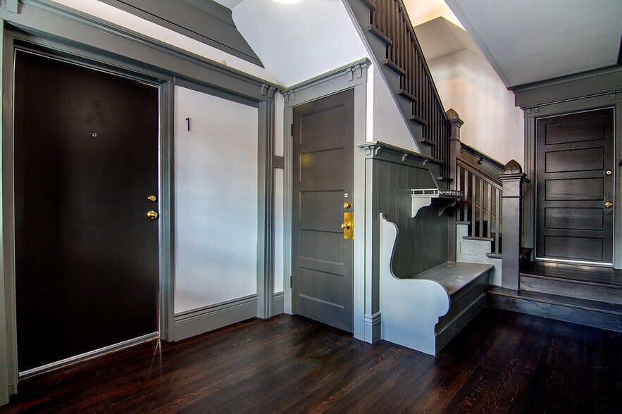 More Photos Of 1732 N Wilton Pl, Los Angeles Apartments For Sale