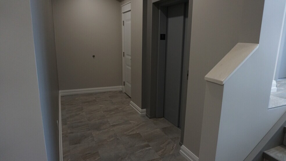 More Photos Of 366 Midland Ave, Midland Office For Lease
