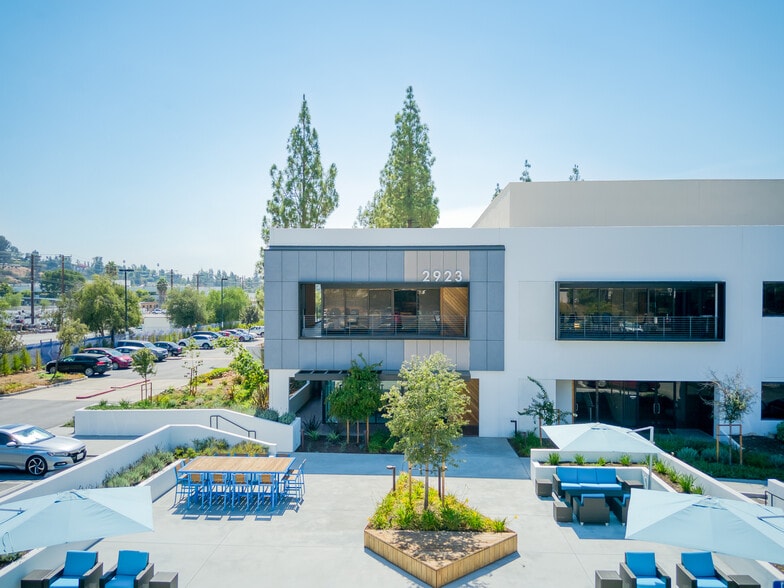 More Photos Of 2923-2935 Bradley St, Pasadena Office For Lease