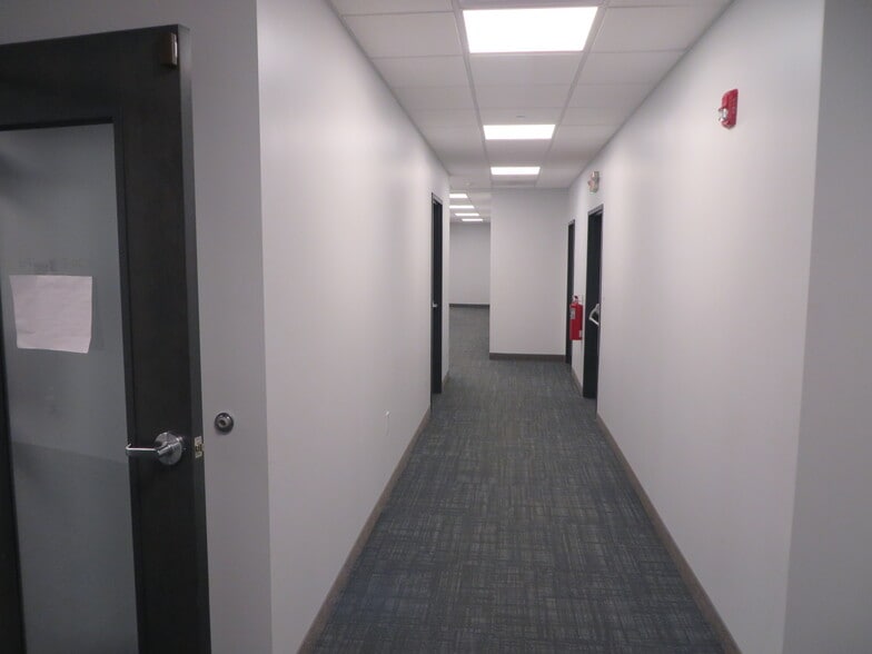 More Photos Of 34 W Main St, Somerville Office For Lease