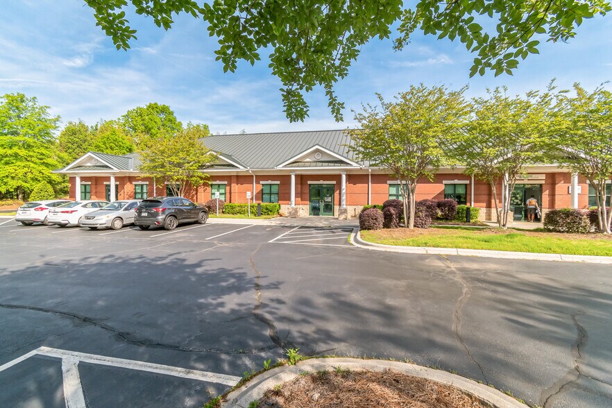 More Photos Of 13310 S Ridge Dr, Charlotte Medical For Sale