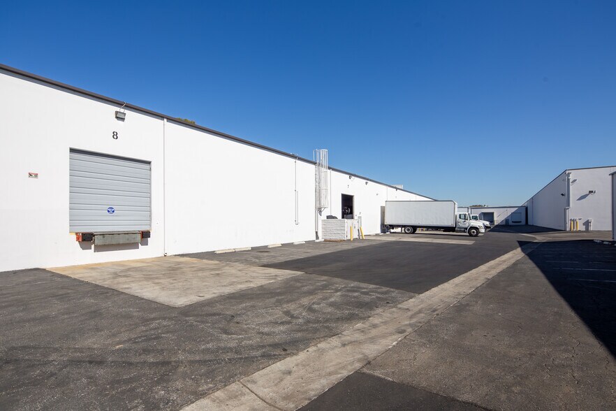 More Photos Of 20435 Tillman Ave, Carson Unknown For Lease