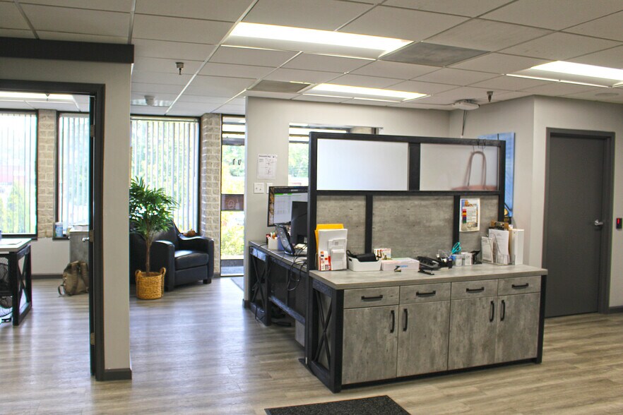 More Photos Of 101 Ritchie Rd, Capitol Heights Warehouse For Sale