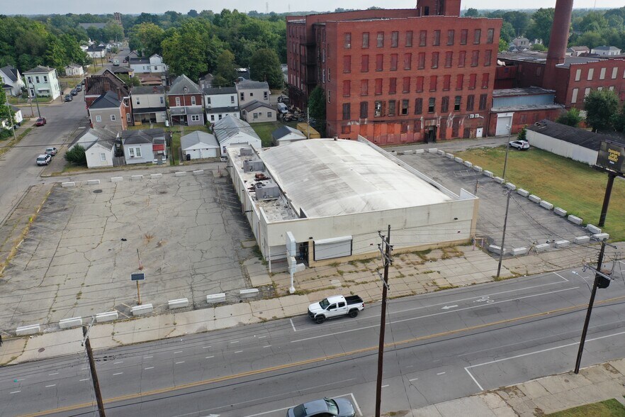 More Photos Of 2421 W Market St, Louisville Freestanding For Sale