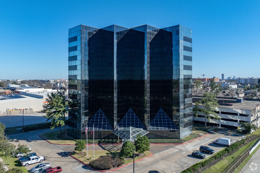 More Photos Of 1111 N Loop W, Houston Office For Lease