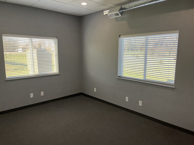 More Photos Of 47392 272nd St, Harrisburg Office For Lease