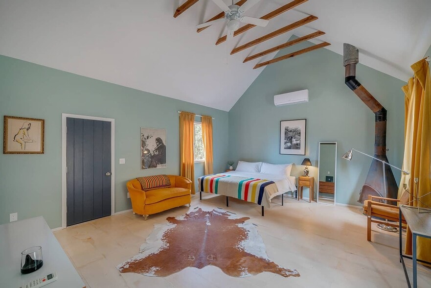 More Photos Of 25807 State Highway 189, Twin Peaks Hotel For Sale