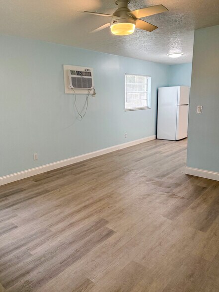 More Photos Of 14207 N 12th St, Tampa Apartments For Sale