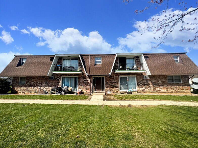 Primary Photo Of 150 Meadows Rd N, Bourbonnais Apartments For Sale