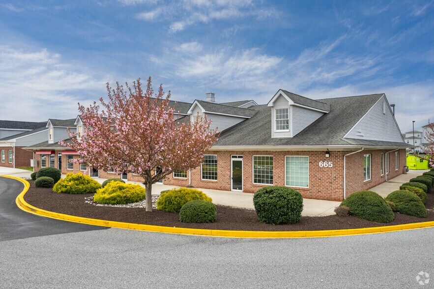 More Photos Of 665 S Carter Rd, Smyrna Office For Lease