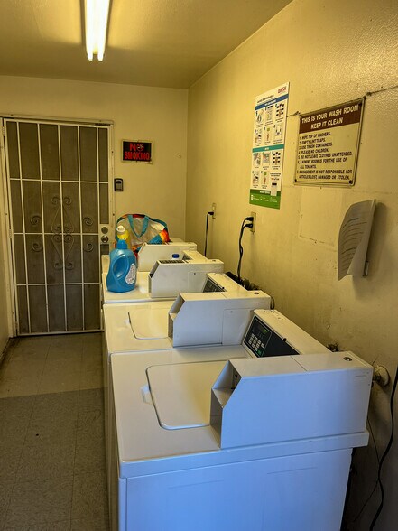 More Photos Of 13956 Vanowen St, Van Nuys Apartments For Sale