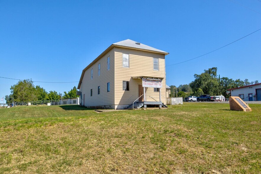 More Photos Of 7672 S Shingle Rd, Shingle Springs General Retail For Sale