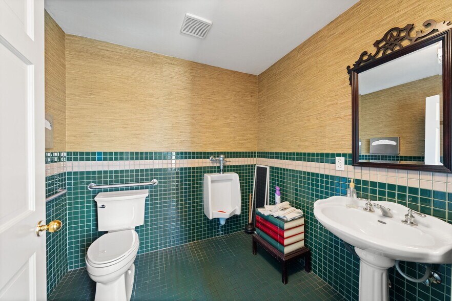 More Photos Of 503 W Palm Dr, Placentia Office Residential For Lease