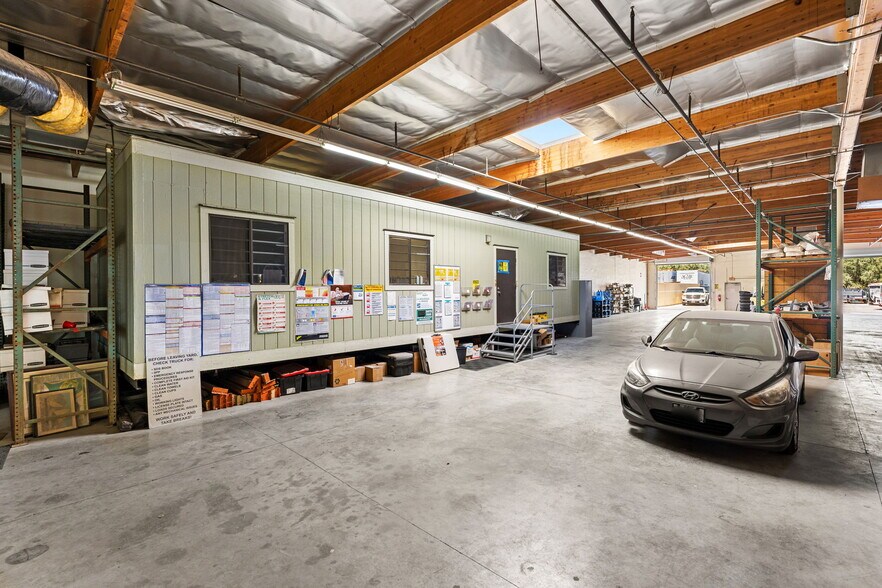 More Photos Of 77570 Enfield Ln, Palm Desert Warehouse For Sale