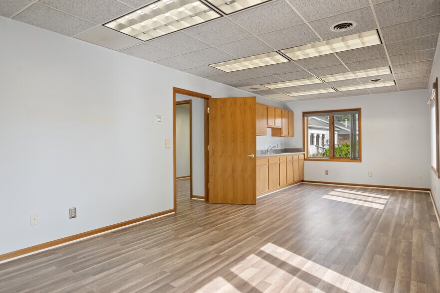 More Photos Of 1181 N Milford Rd, Milford Medical For Lease
