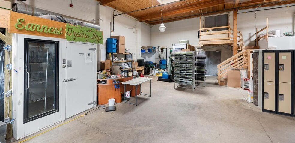 More Photos Of 461 Athabasca St E, Moose Jaw Warehouse For Lease