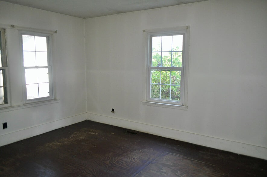 More Photos Of 31 McKinney St, Beech Island Warehouse For Sale