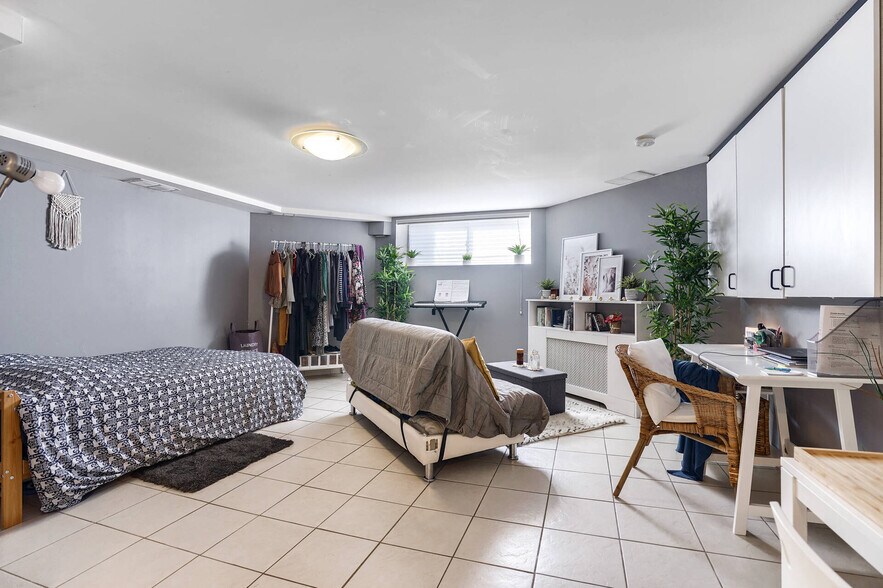 More Photos Of 4 Oriole Gdns, Toronto Apartments For Sale