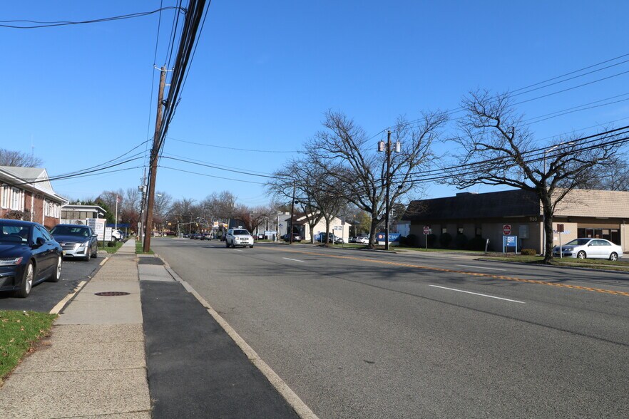 More Photos Of 970 Clifton Ave, Clifton Office For Lease