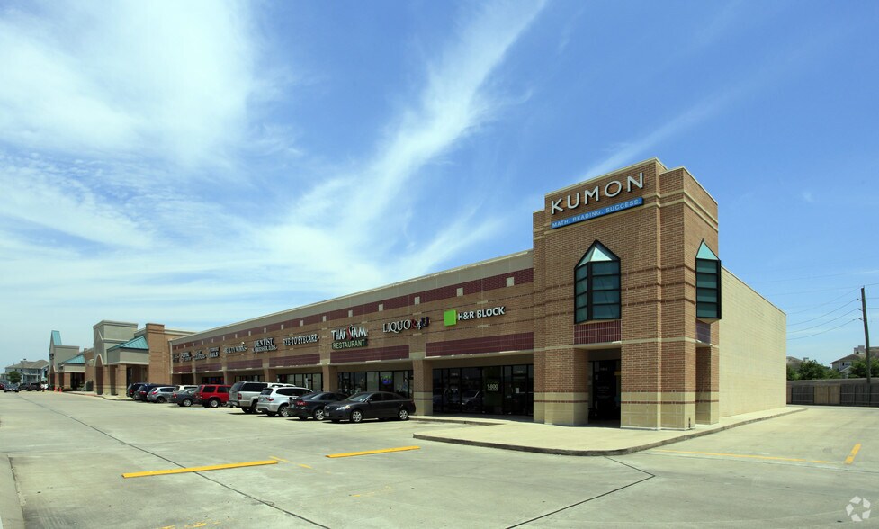 Primary Photo Of 11543-11581 S Hwy 6, Sugar Land Storefront For Lease