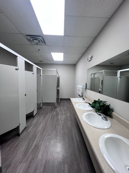 More Photos Of 621-633 N Highway 231, Panama City Unknown For Lease