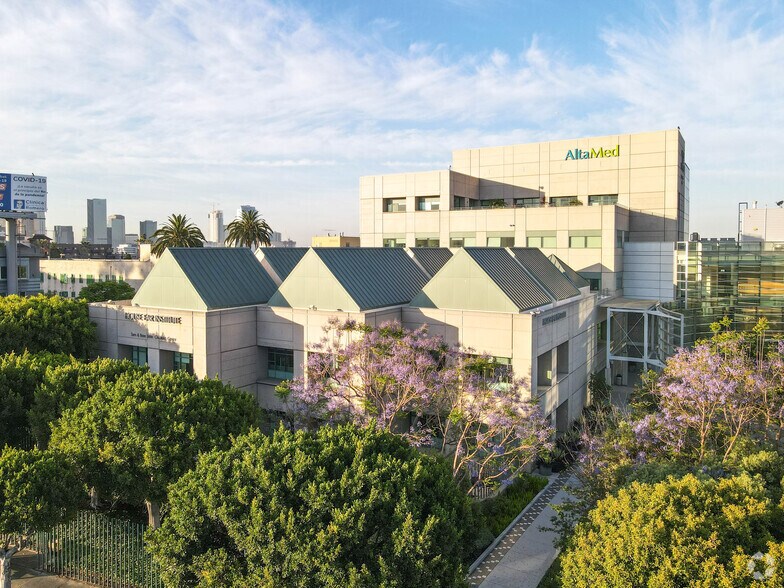 More Photos Of 2100 W 3rd St, Los Angeles Medical For Lease