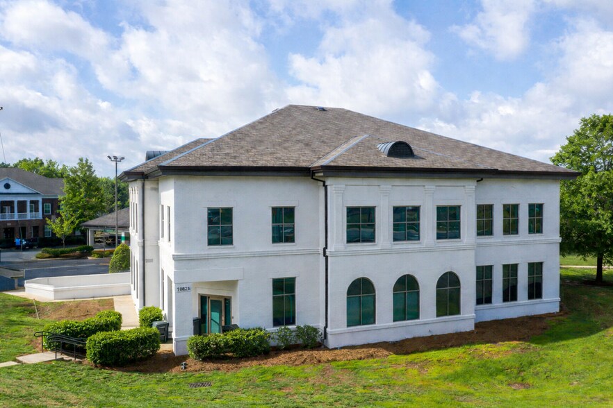 More Photos Of 18825 W Catawba Ave, Cornelius Office For Lease