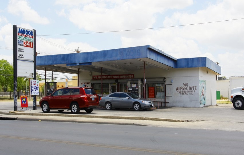 Primary Photo Of 2106 S Zarzamora St, San Antonio Land For Lease