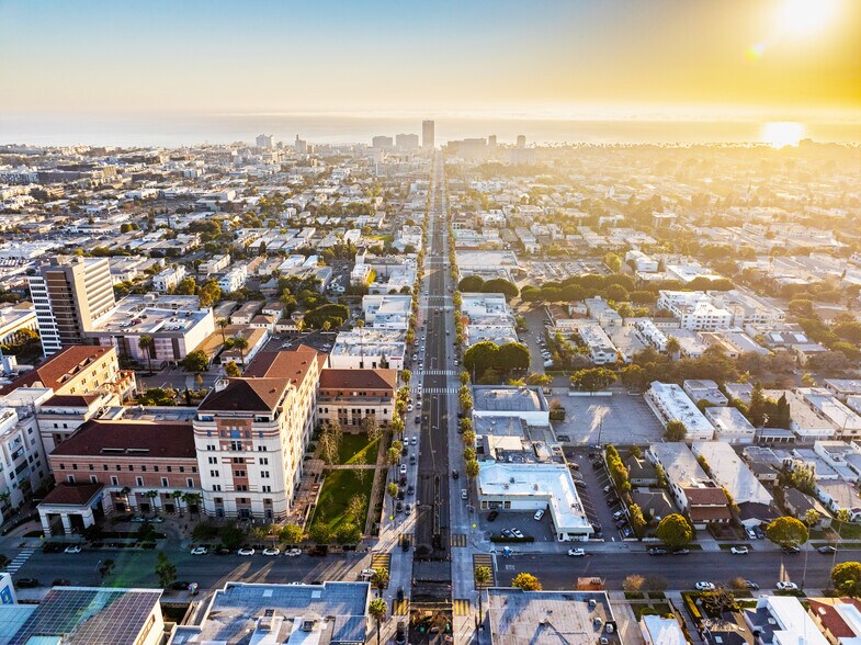 More Photos Of , Santa Monica General Retail For Sale