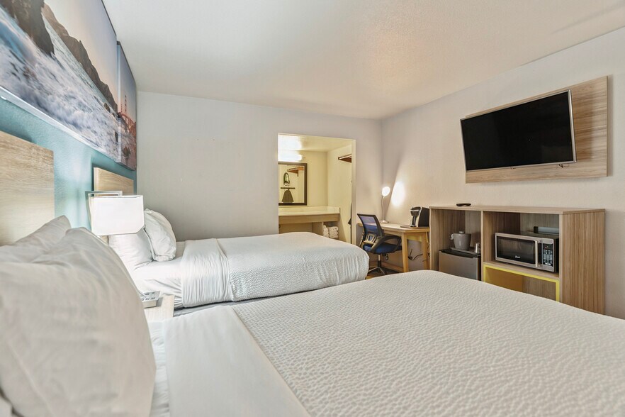 More Photos Of 1215 R St, Merced Hotel For Sale