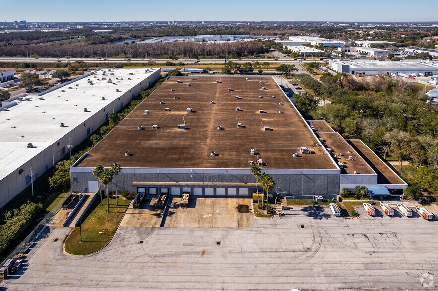 More Photos Of 2702 Directors Row, Orlando Warehouse For Lease