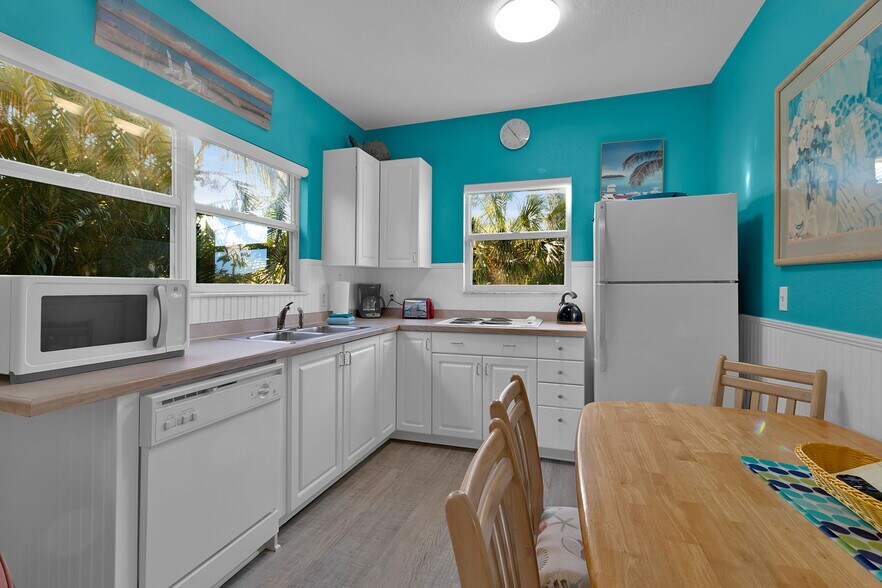 More Photos Of 5322 CALLE DE LA SIESTA, Sarasota Hospitality For Sale