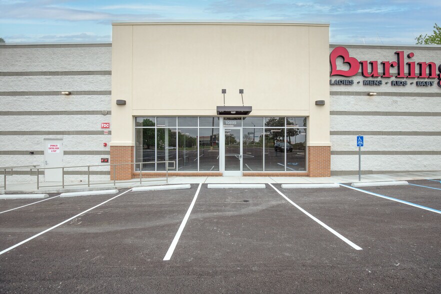 More Photos Of 10895 W Florissant Ave, Saint Louis Freestanding For Lease