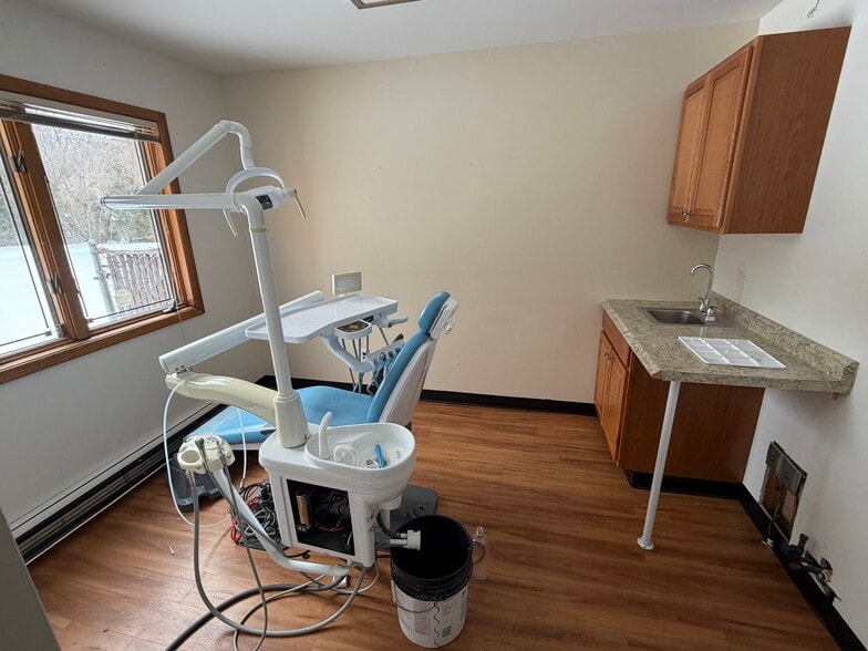 More Photos Of 335 Terry Rd, Smithtown Medical For Lease