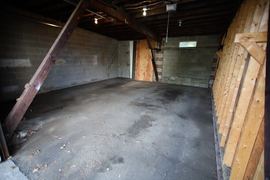 More Photos Of 326 Springside Ave, Pittsfield Office For Sale