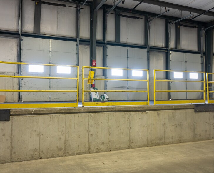 More Photos Of 515 S Main St, Fremont Warehouse For Lease