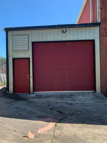 Primary Photo Of 334 N Clarendon Ave, Scottdale Warehouse For Lease