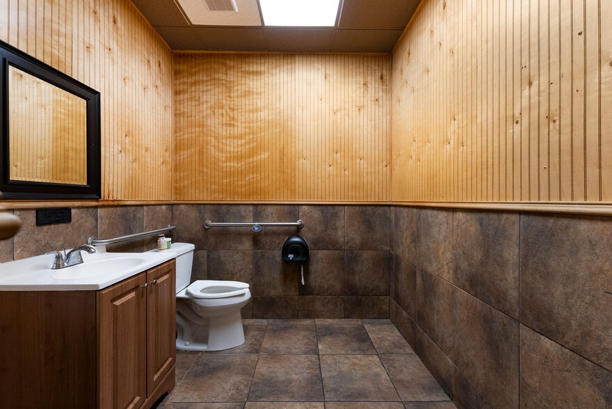 More Photos Of 140 E Felton Rd, Cartersville Restaurant For Sale